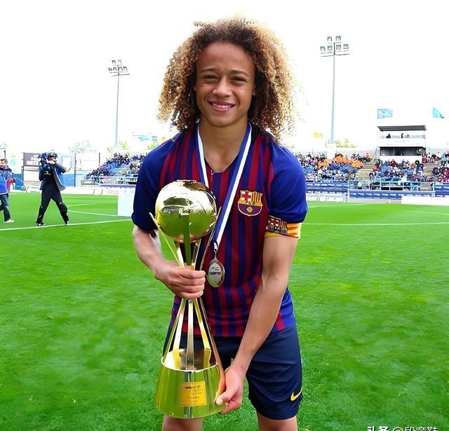 爱游戏官网-荷兰运动员发挥出色赢得个人荣誉