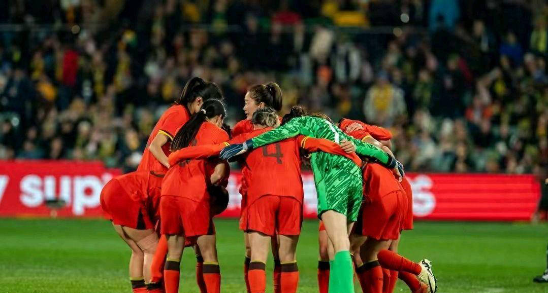 墨西哥女足队员在友谊赛中取得胜利