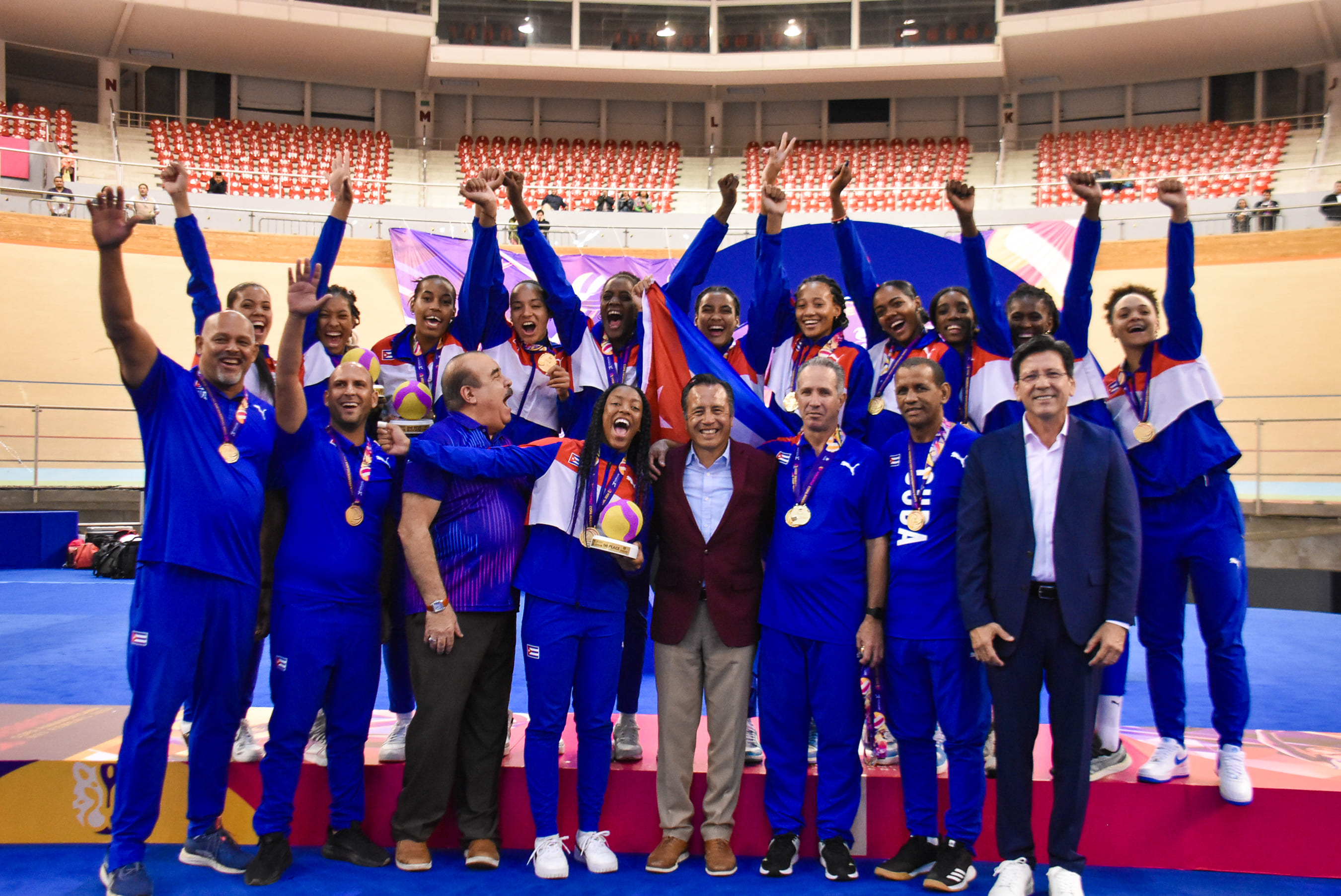 美国女排全面崛起,成功晋级半决赛 美国女排全面崛起,成功晋级半决赛