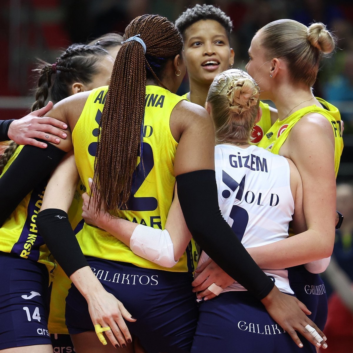 美国女排全面崛起,成功晋级半决赛 美国女排全面崛起,成功晋级半决赛