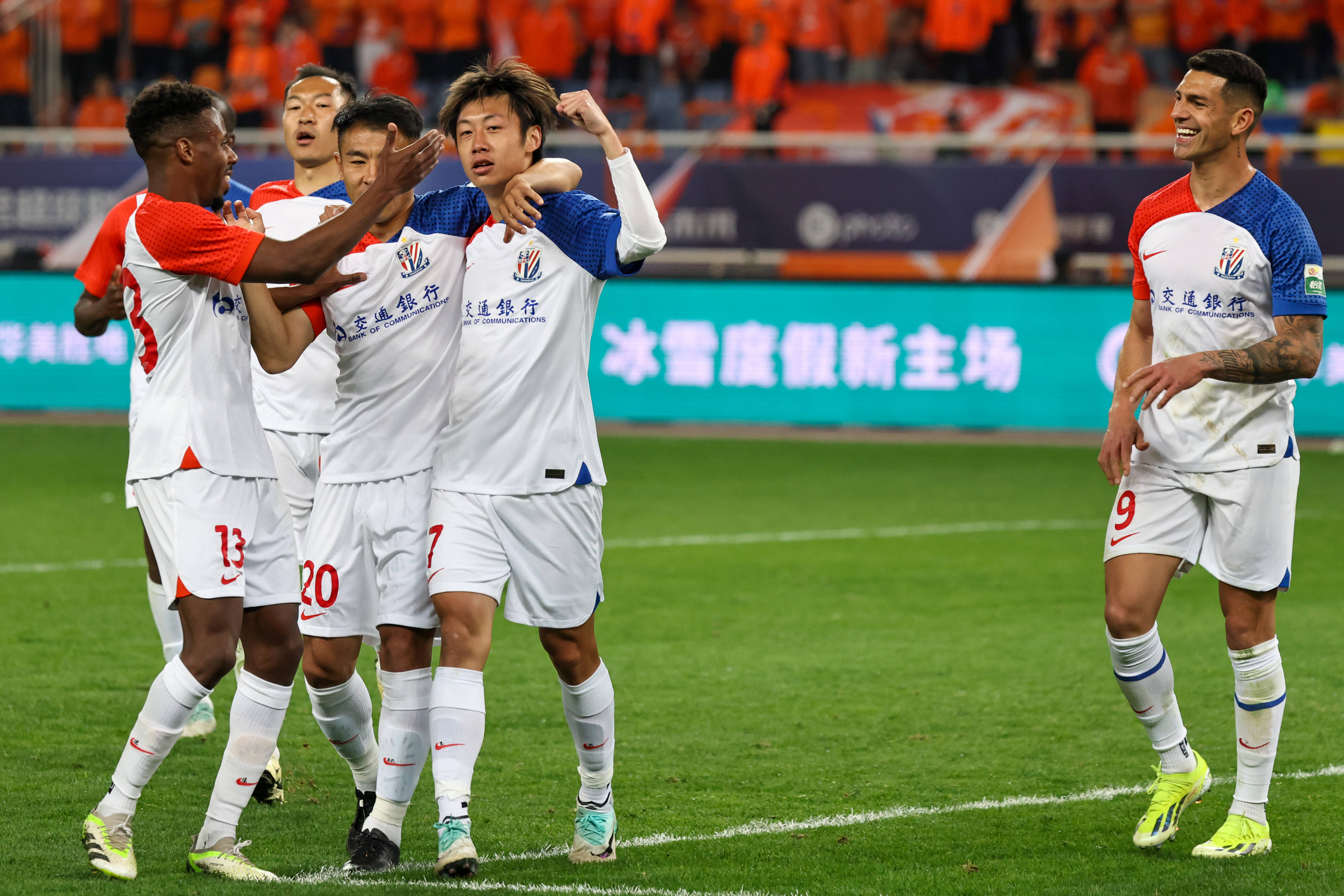 爱游戏官网-长春亚泰主场输球，保级希望渐行渐远的简单介绍