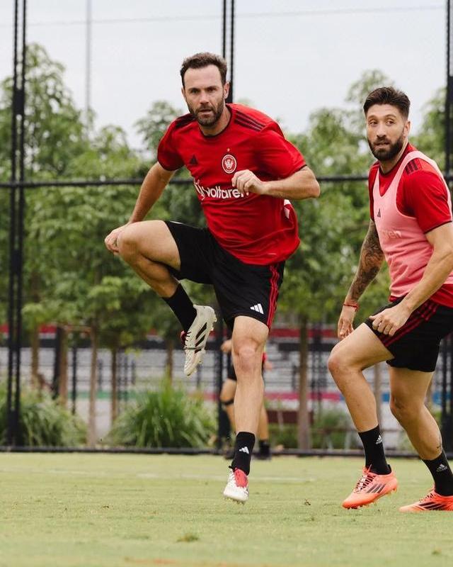 澳大利亚球员士气高昂准备比赛 澳大利亚球员士气高昂准备比赛