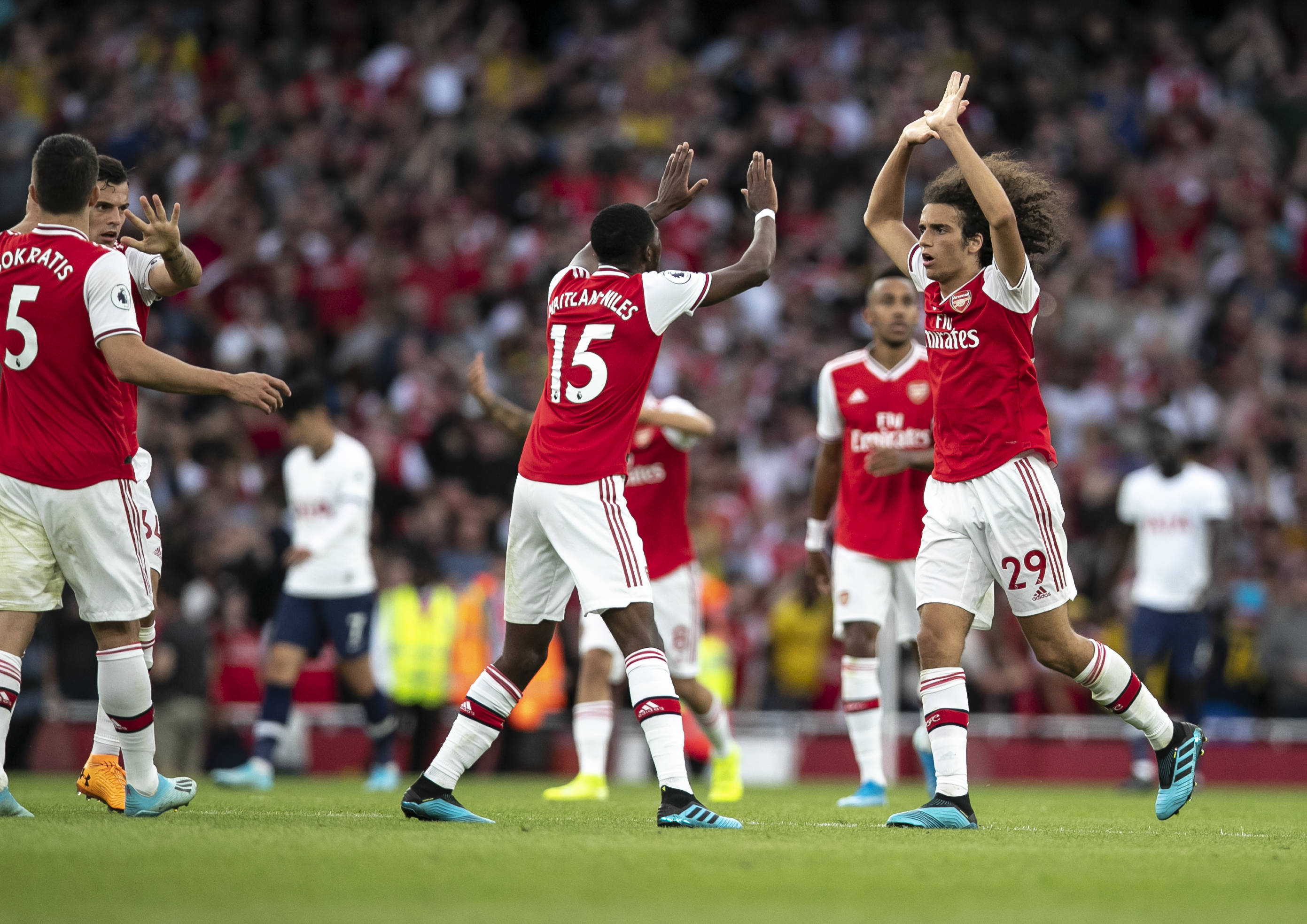 帕尔马遭遇连败，陷入低谷