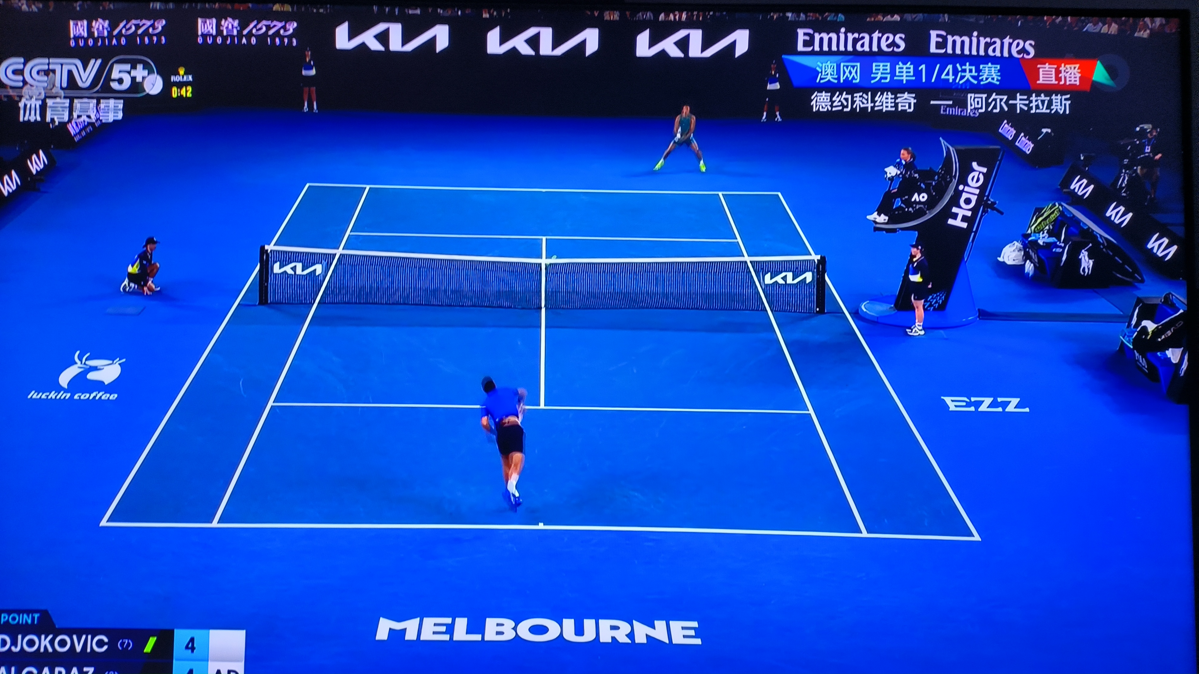 爱游戏官网入口-一场惊心动魄的比赛让球迷大呼过瘾