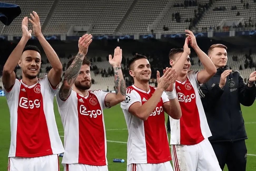 爱游戏官网-包含法兰克福迎战胜利，展现强大实力的词条