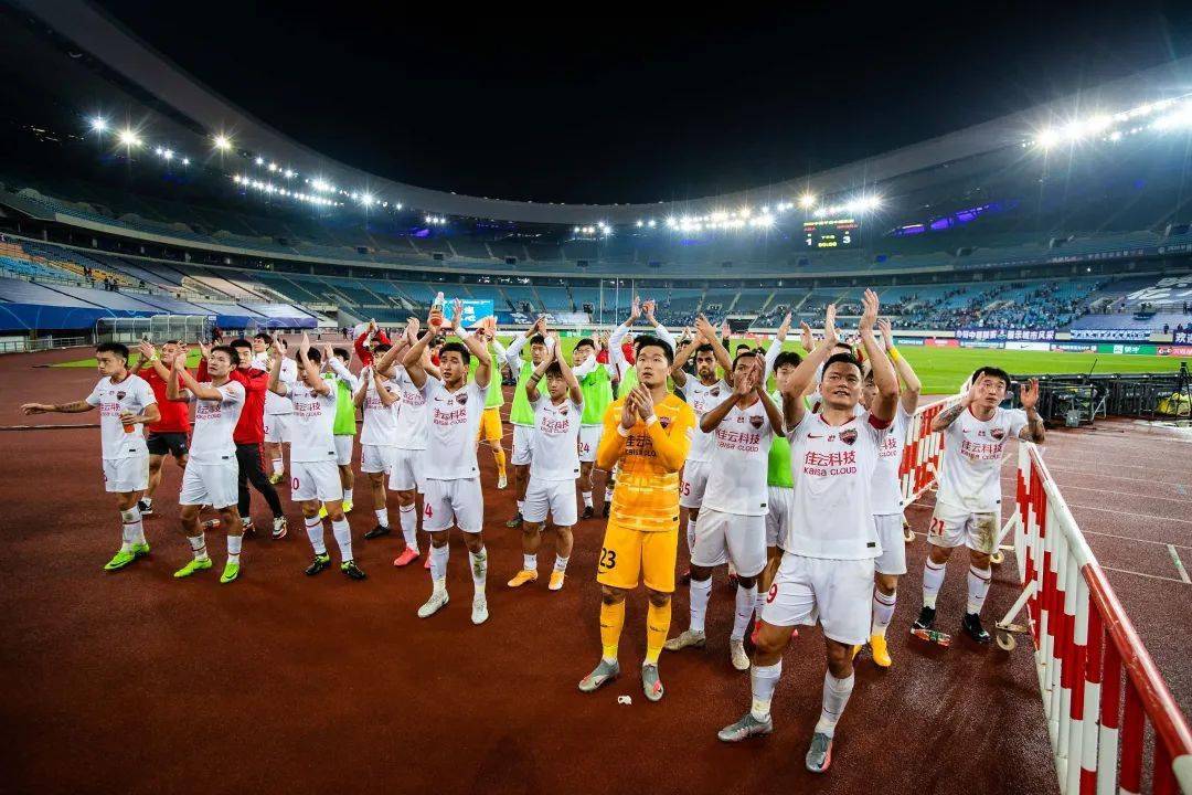 爱游戏入口-士气高涨球队全员出击，取得关键胜利的简单介绍