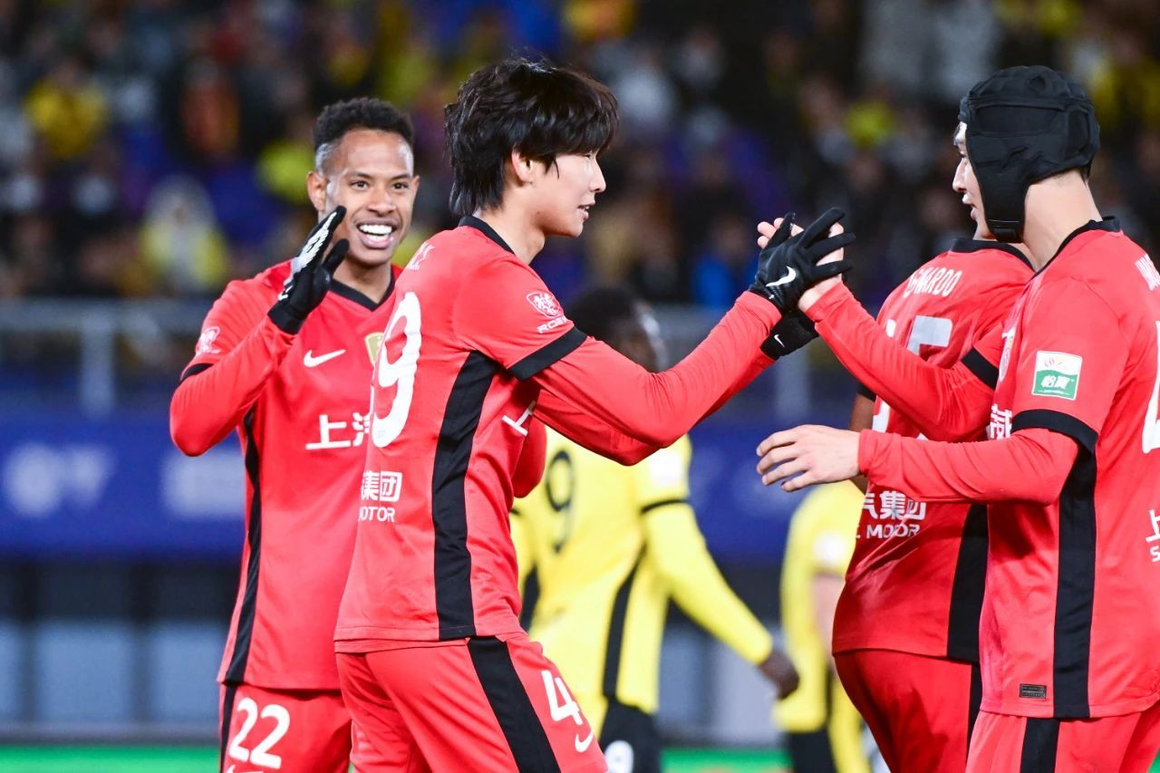 爱游戏官网-包含青岛中能上演客场挑战广州富力，谁将笑到最后？的词条