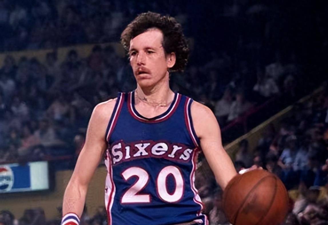 爱游戏官网-NBA老将兑现承诺慷慨捐赠，感动众人传递爱心正能量