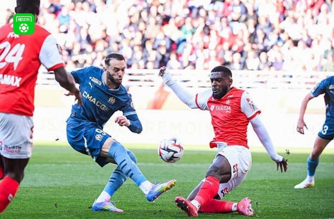 里尔主场大胜马赛，继续领跑法甲联赛