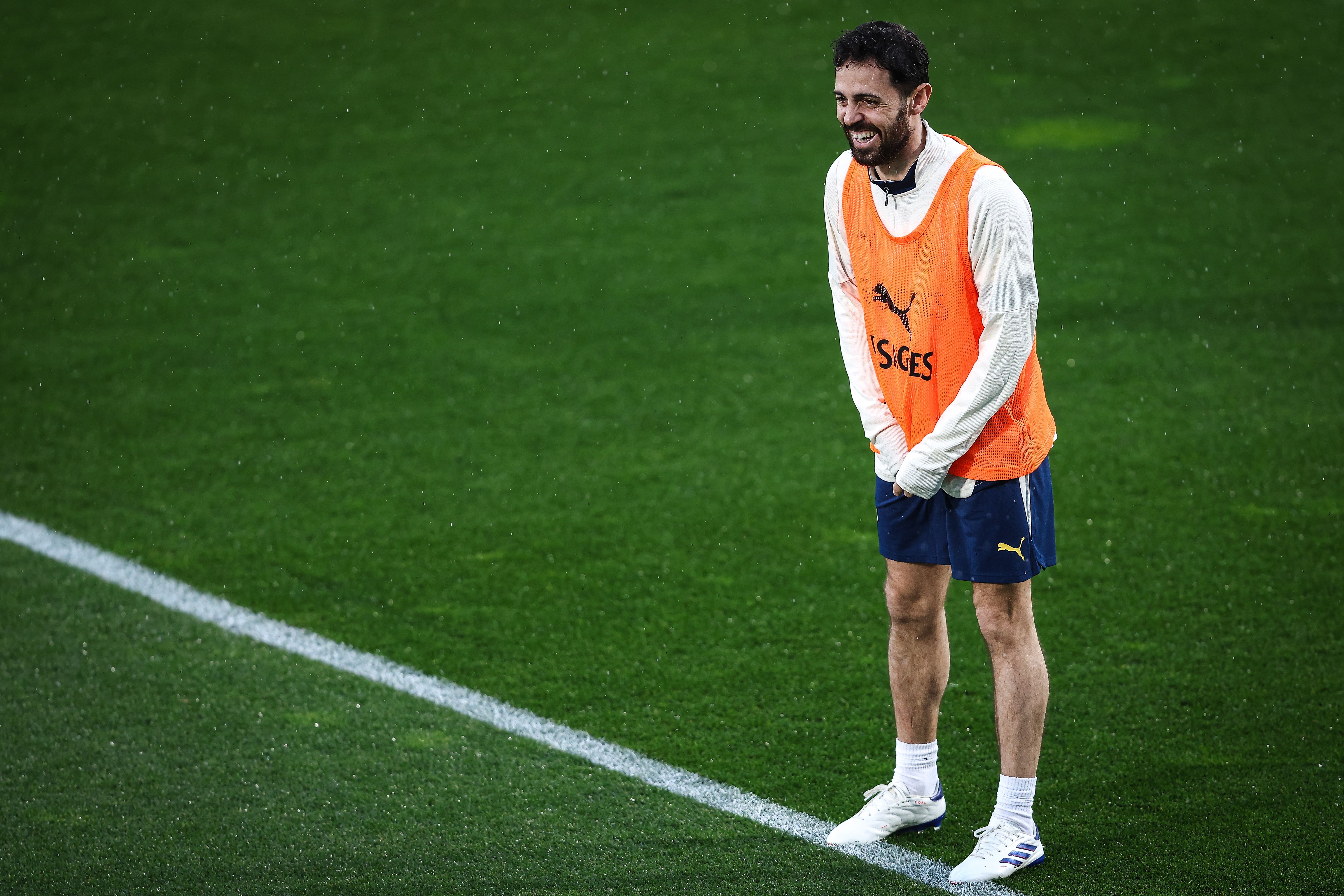 爱游戏中国官网-包含竭尽全力！欧洲国家足球队备战蓄势待发的词条