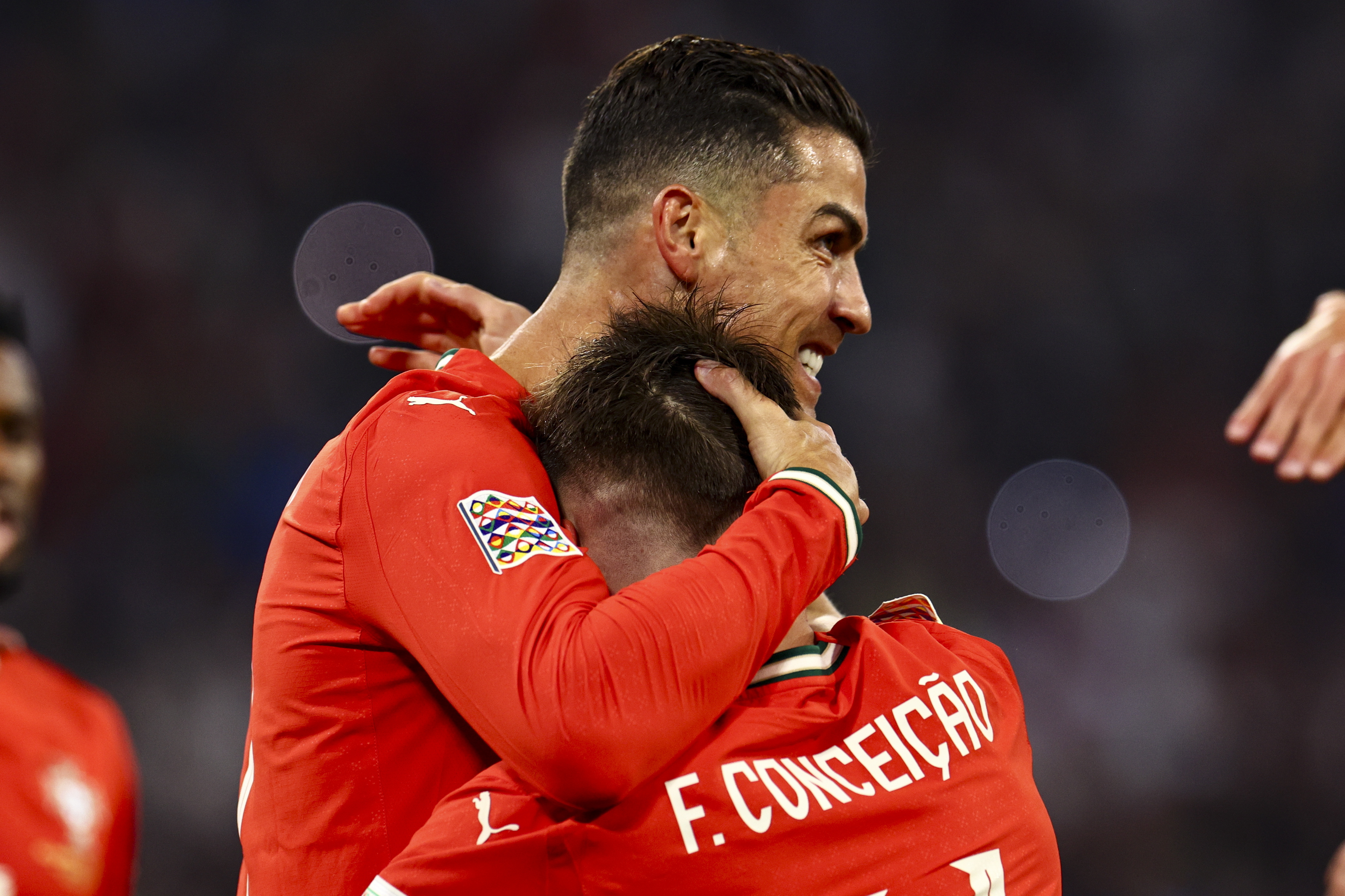 包含竭尽全力！欧洲国家足球队备战蓄势待发的词条