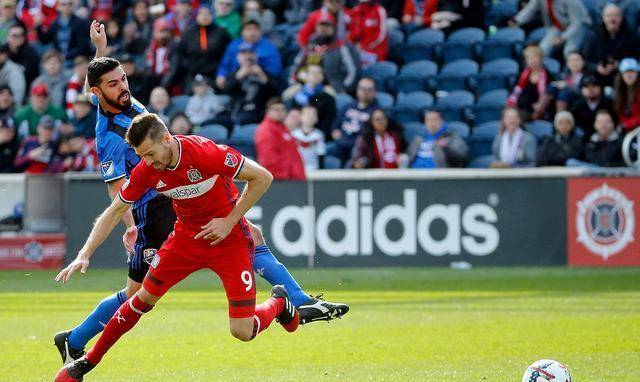 爱游戏在线登录-巴黎客场逆转阿贾克斯，提前晋级淘汰赛