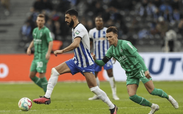 关于柏林赫塔客场爆冷，击败强敌获取关键三分的信息