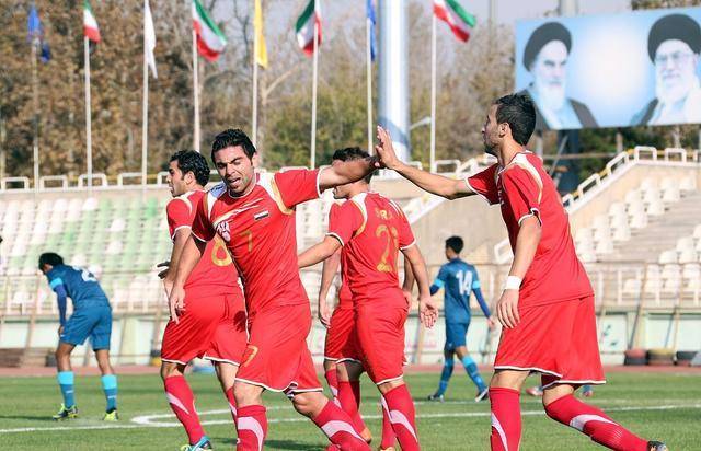 包含法国在对阵乌克兰的比赛中以-大胜对手的词条