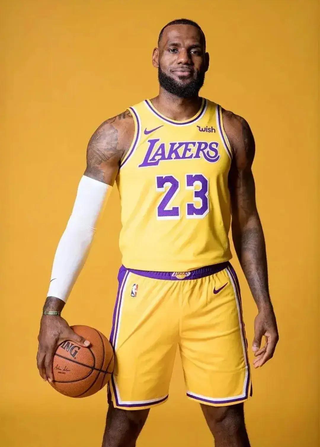 湖人擒热火，詹姆斯发挥稳健